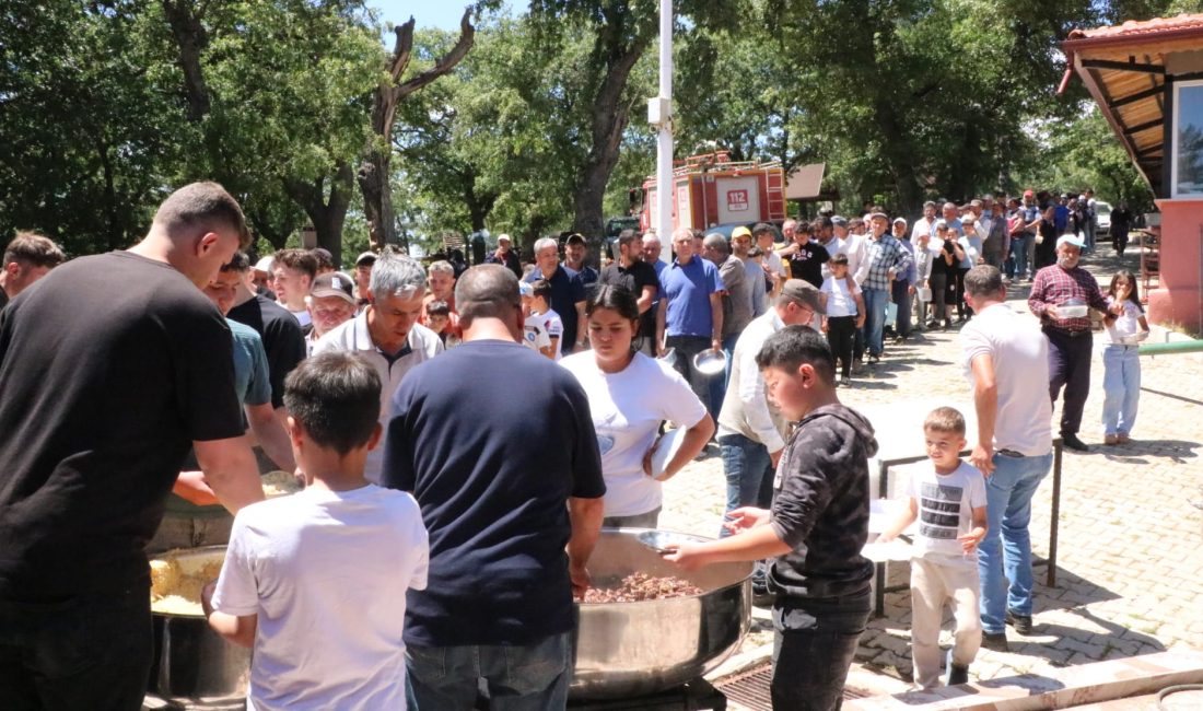 Afyonkarahisar'ın Sandıklı ilçesine bağlı Akharım beldesinde yağmur ve şükür duası