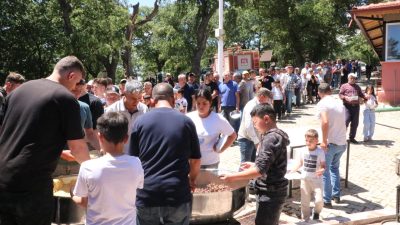 Afyonkarahisar'ın Sandıklı ilçesine bağlı Akharım beldesinde yağmur ve şükür duası