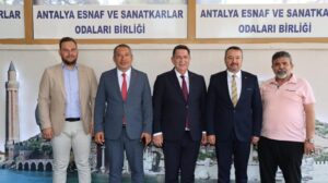Dinar Belediye Başkanı Veysel Topçu, Sandıklı Belediye Başkanı Adnan Öztaş