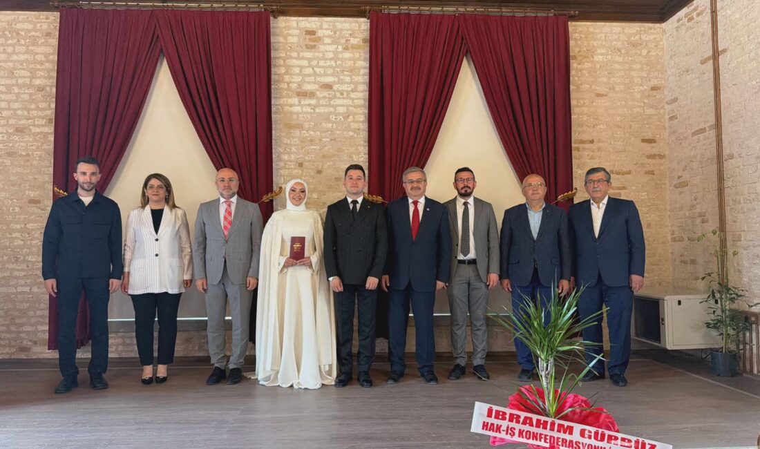AK Parti Afyonkarahisar İl Başkanlığı tarafından düzenlenen nikâh töreninde İl
