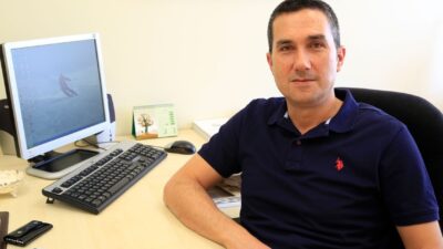 Isparta-Antalya karayolunda dört aracın karıştığı, 4 kişinin yaşamını yitirdiği ve