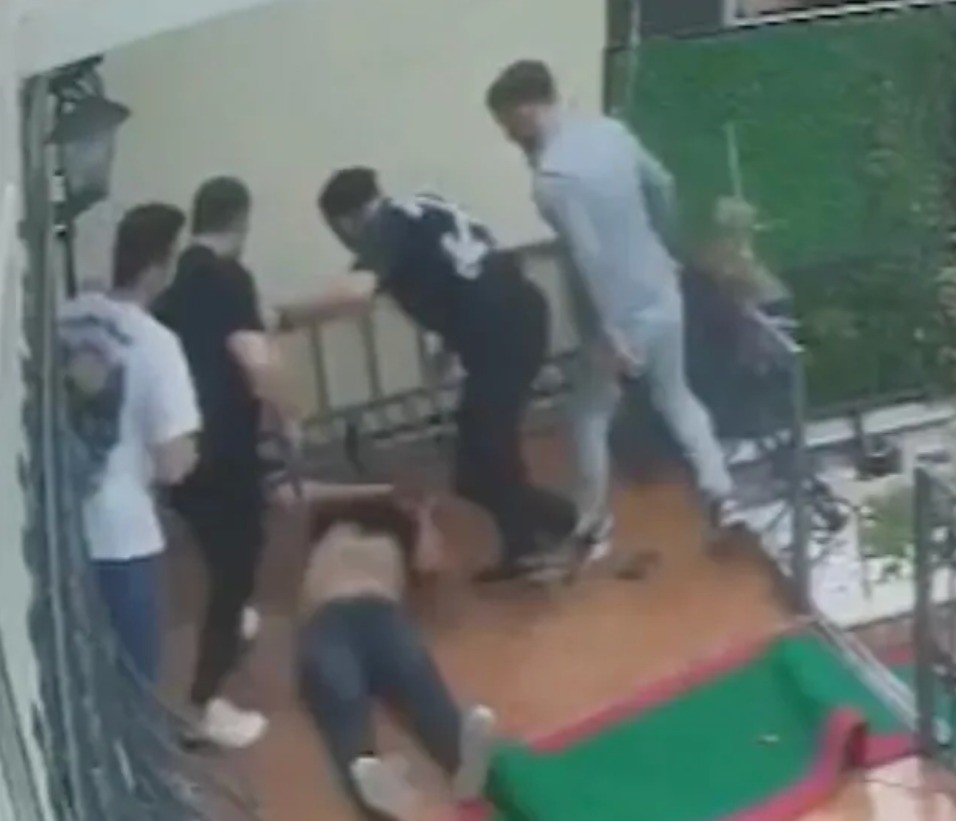 İzmir'de "kasten öldürme" ve çeşitli suçlardan kırmızı bültenle aranırken yakalanan