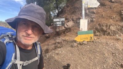 Balıkesir'in Susurluk ilçesinde yaşayan ve bisikletiyle umreye gitmesiyle tanınan Fahrettin