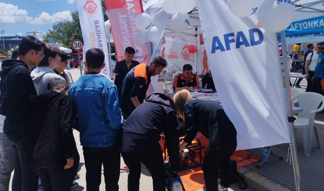 Afyonkarahisar İl Afet ve Acil Durum Müdürlüğü (AFAD), üniversite öğrencilerine