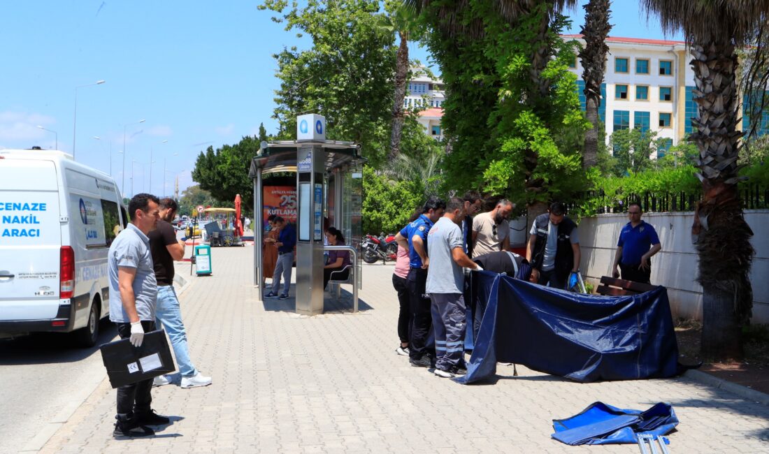 Antalya'da 57 yaşındaki bir vatandaş, adliyedeki işlemlerini tamamladıktan sonra dinlenmek
