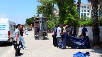 Antalya'da 57 yaşındaki bir vatandaş, adliyedeki işlemlerini tamamladıktan sonra dinlenmek