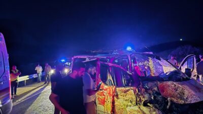 Bingöl-Erzurum karayolu Ilıcalar mevkiinde gece saatlerinde meydana gelen kazada, seyir