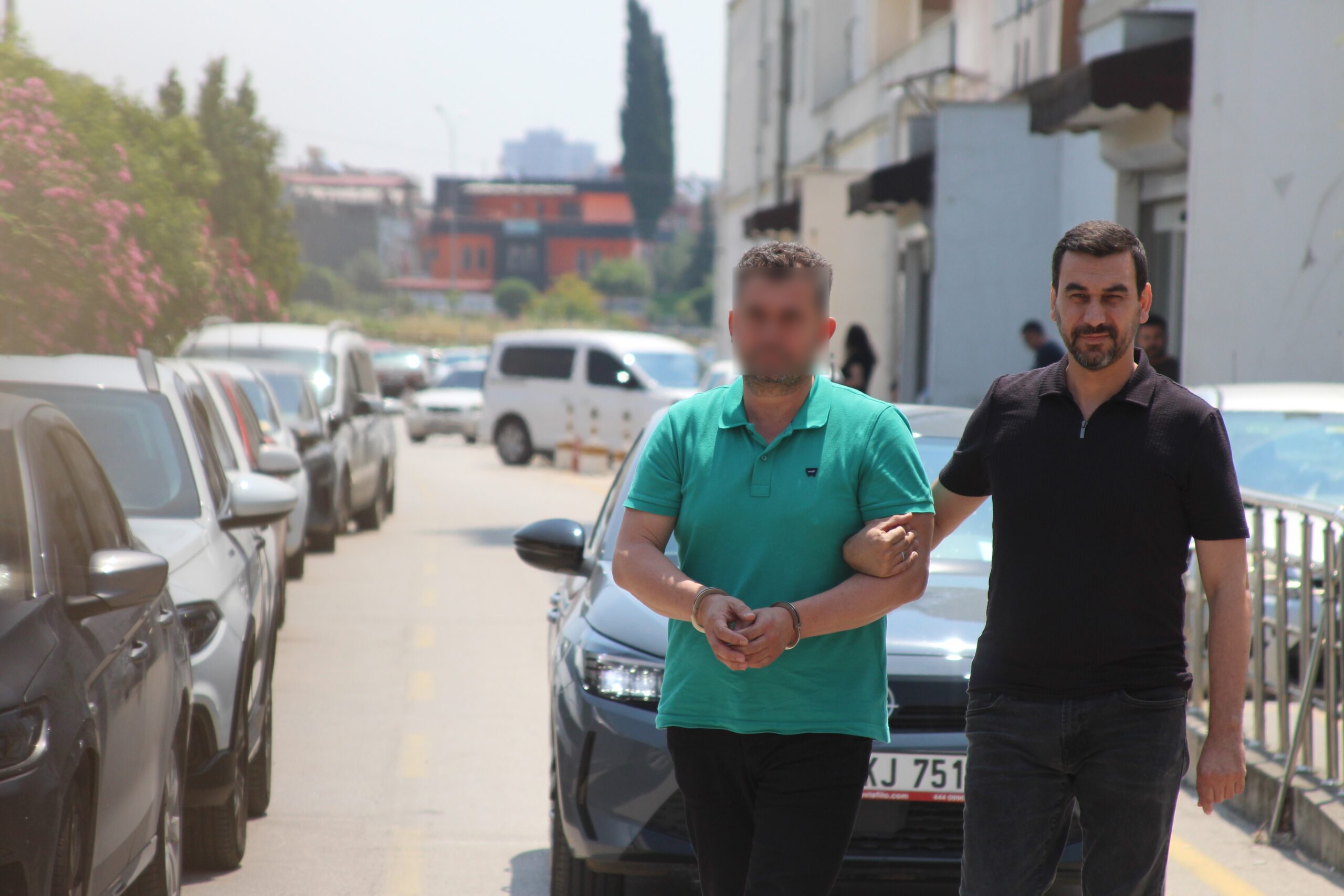 Adana'nın Sarıçam ilçesi Gültepe Mahallesi Elif Su Uludağ Caddesi'nde meydana