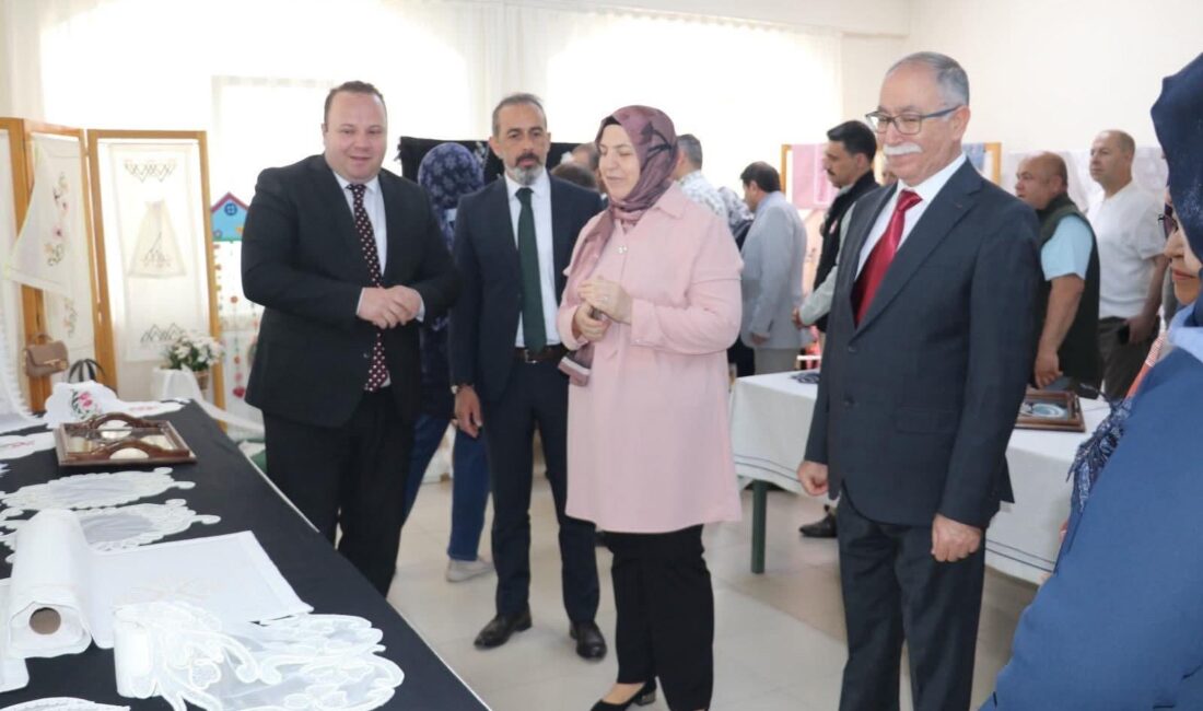 Afyonkarahisar’ın Şuhut ilçesinde, Halk Eğitimi Merkezi tarafından "Hayat Boyu Öğrenme