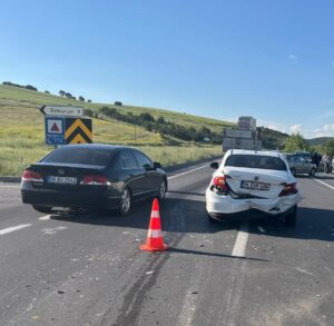 Afyonkarahisar’ın Bolvadin-Emirdağ karayolu üzerinde bulunan Kutlu Kavşağı'nda meydana gelen trafik