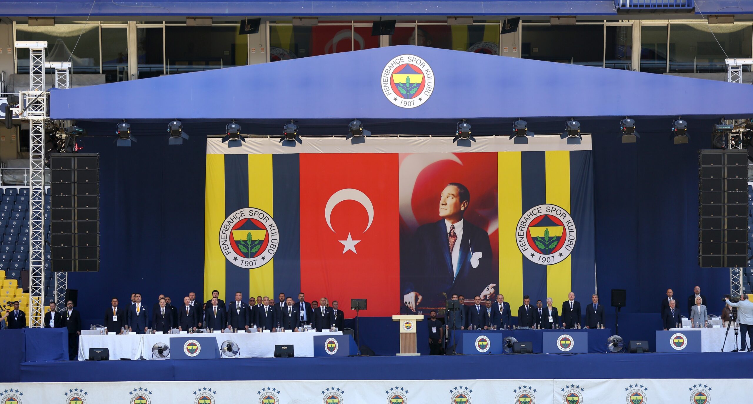 Fenerbahçe Olağanüstü Seçimli Genel Kurulu’nda idari ve mali ibra oylamalarının