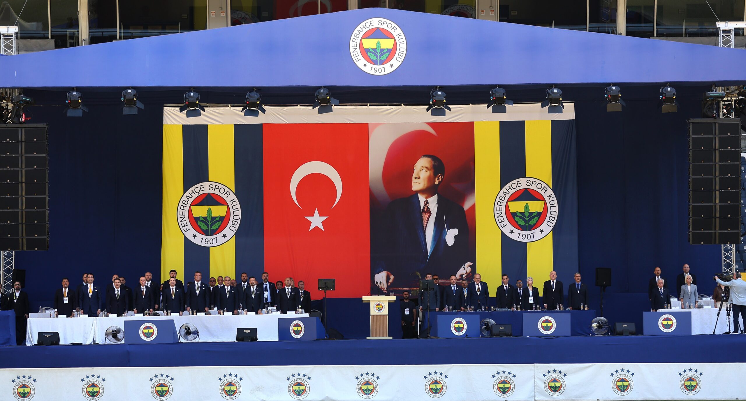 Fenerbahçe Spor Kulübü’nün kaderini belirleyecek olan olağanüstü seçimli genel kurul