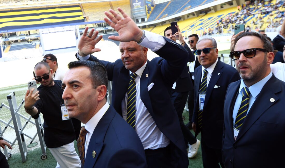 Fenerbahçe Olağanüstü Seçimli Genel Kurulu'nda taşları yerinden oynatan şok istifa