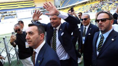 Fenerbahçe Olağanüstü Seçimli Genel Kurulu'nda taşları yerinden oynatan şok istifa