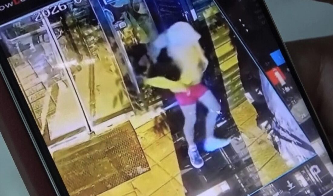 Bursa'da yaklaşık 10 gündür aynı züccaciye dükkanına dadanan sıra dışı