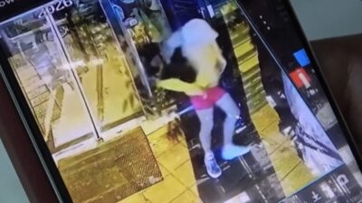Bursa'da yaklaşık 10 gündür aynı züccaciye dükkanına dadanan sıra dışı