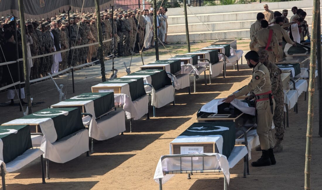 Pakistan'ın Azad Keşmir bölgesinde havalanmaya çalışan bir askeri helikopterin düşmesi