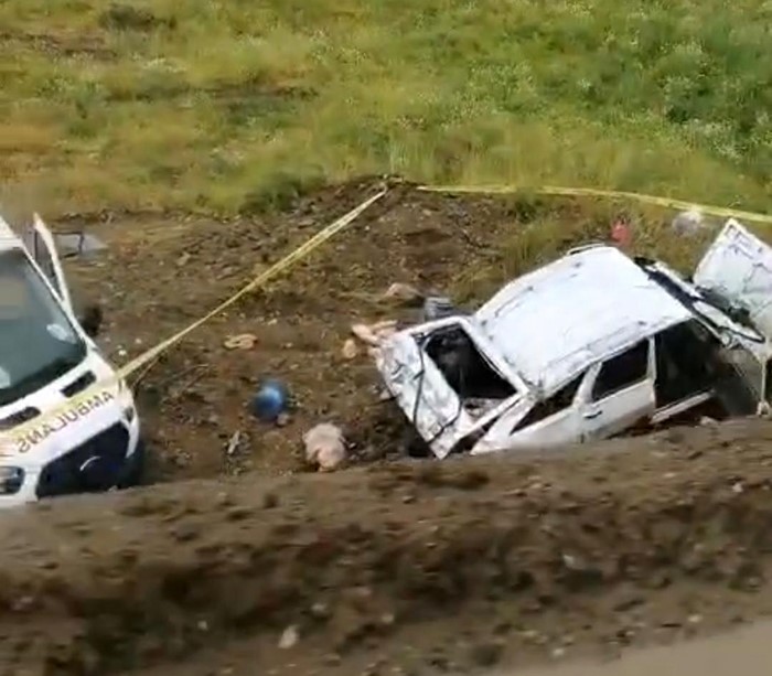 Yozgat’ın Yerköy ilçesinde kontrolden çıkan bir otomobilin köprüden aşağı düşmesi
