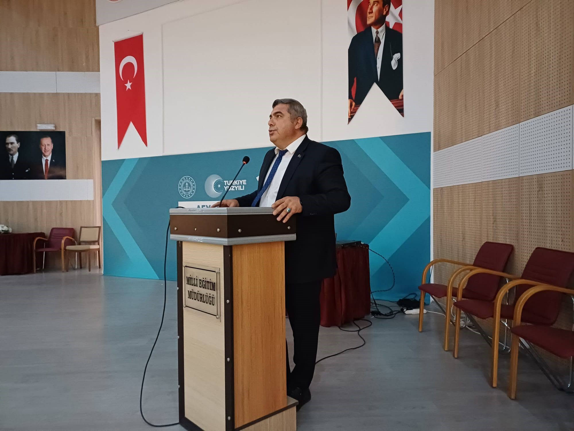 Afyonkarahisar’da okul ve kurum yöneticilerinin vizyonunu geliştirmek, yönetim süreçlerini çok