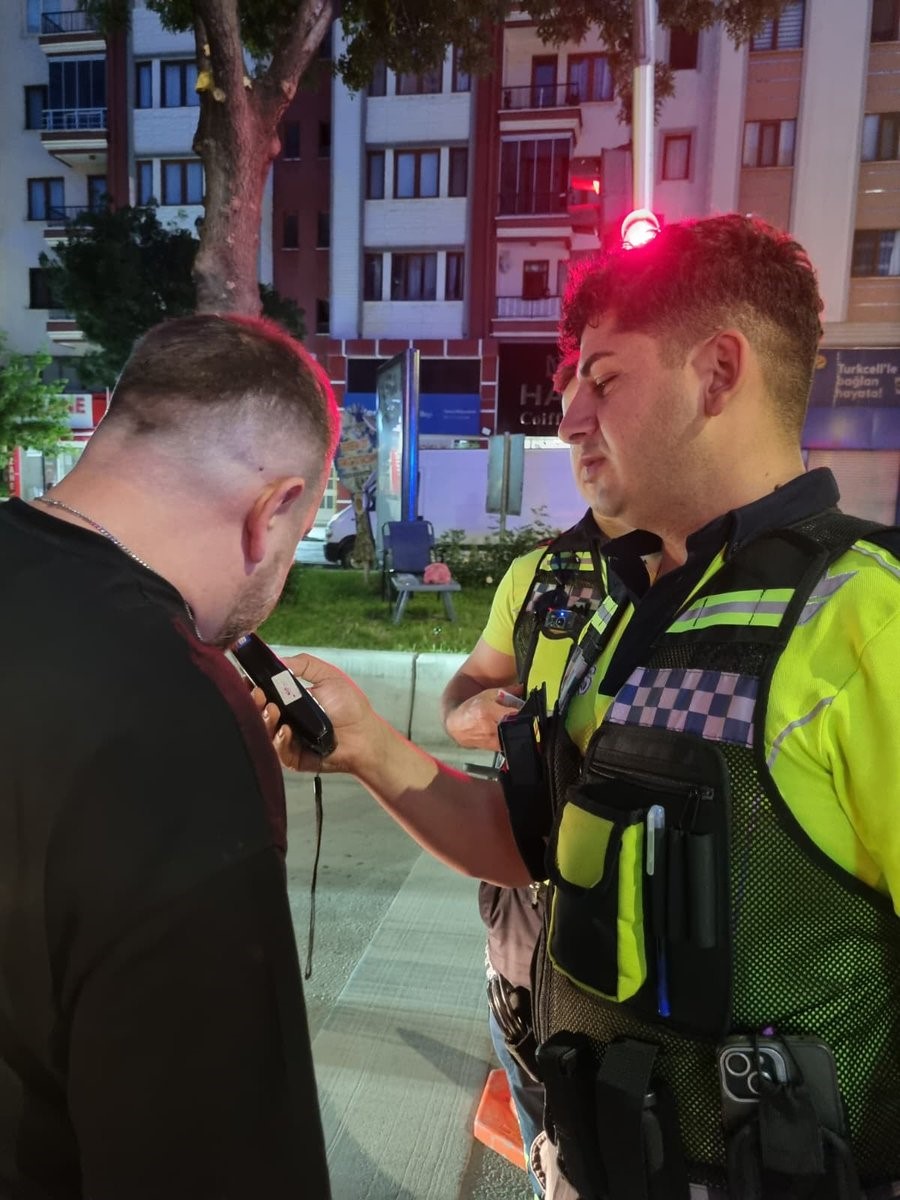 Afyonkarahisar'da emniyet güçleri tarafından geniş kapsamlı bir asayiş ve trafik