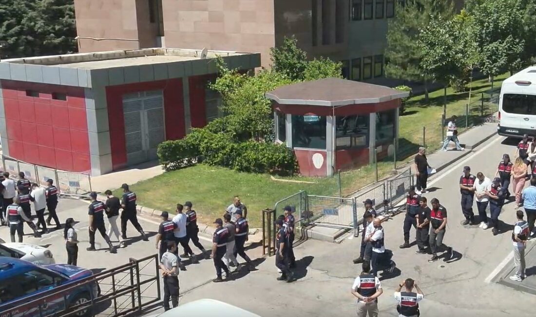 Bilişim sistemlerini kullanarak vatandaşı "yüksek kazanç" vaadiyle ağ ağına düşüren
