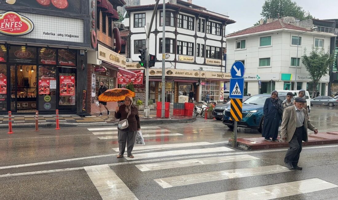 Afyonkarahisar genelinde günlerdir yapılan meteorolojik uyarıların ardından korkulan oldu. Sabahın