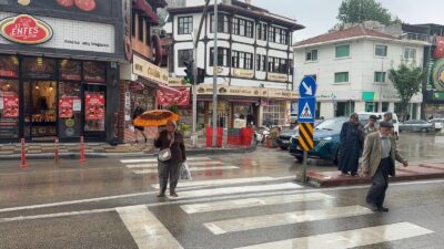 Afyonkarahisar genelinde günlerdir yapılan meteorolojik uyarıların ardından korkulan oldu. Sabahın