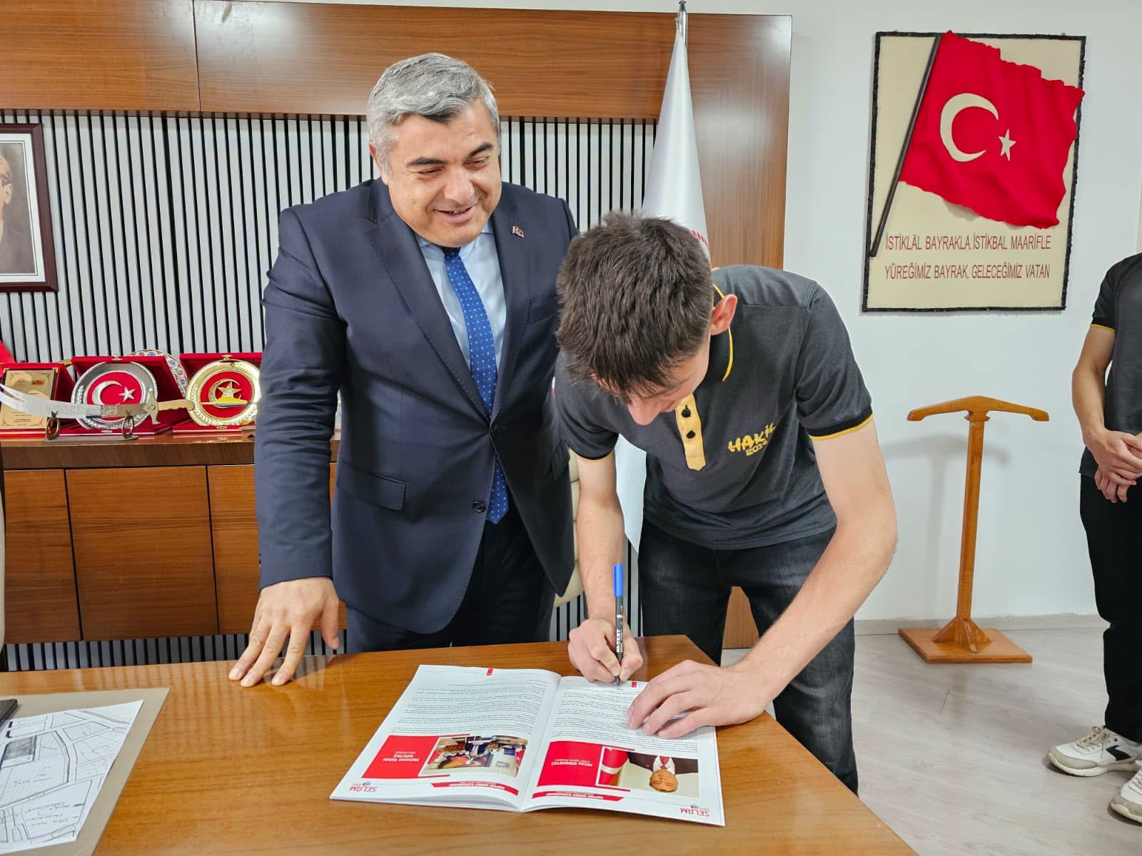 Afyonkarahisar genelinde gençlerin entelektüel ve kültürel birikimlerini artırmaya yönelik çalışmalar