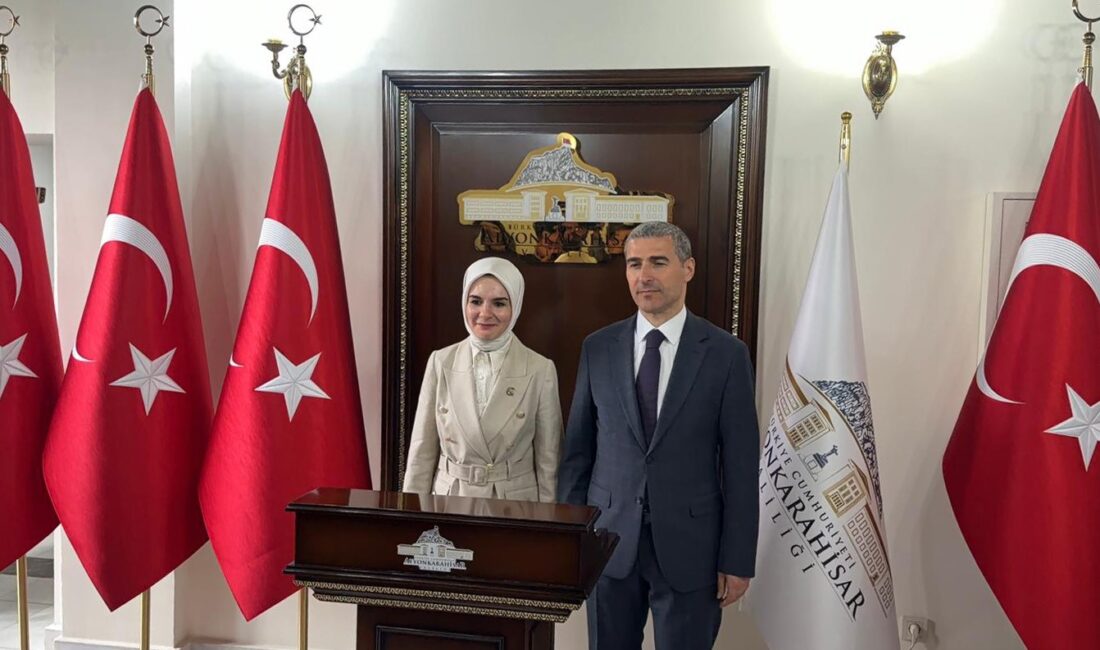 Aile ve Sosyal Hizmetler Bakanı Mahinur Özdemir Göktaş, çeşitli temaslarda