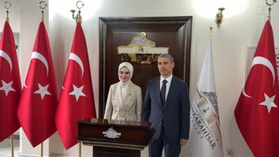 Aile ve Sosyal Hizmetler Bakanı Mahinur Özdemir Göktaş, çeşitli temaslarda