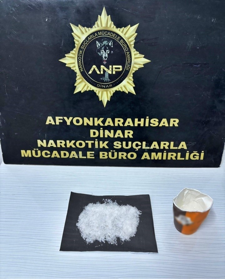 Zehir tacirlerine Dinar girişinde polis engeli!