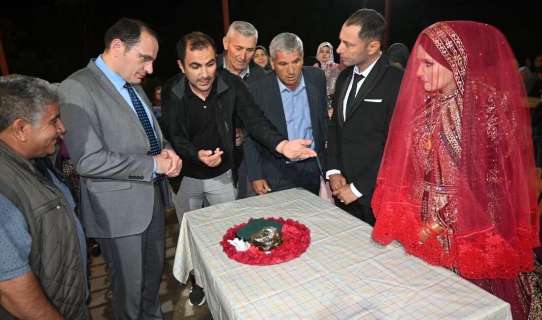 Afyonkarahisar’ın Çay ilçesinde hafta sonu gerçekleştirilen görkemli bir düğün merasimi,