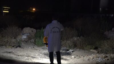 Antalya’nın Muratpaşa ilçesinde dün gece saatlerinde gizemli bir ölüm olayı
