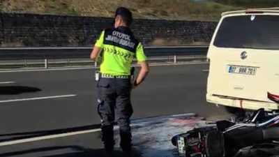 Kocaeli'nin İzmit ilçesinde, Kuzey Marmara Otoyolu'nda panelvana arkadan çarparak ağır
