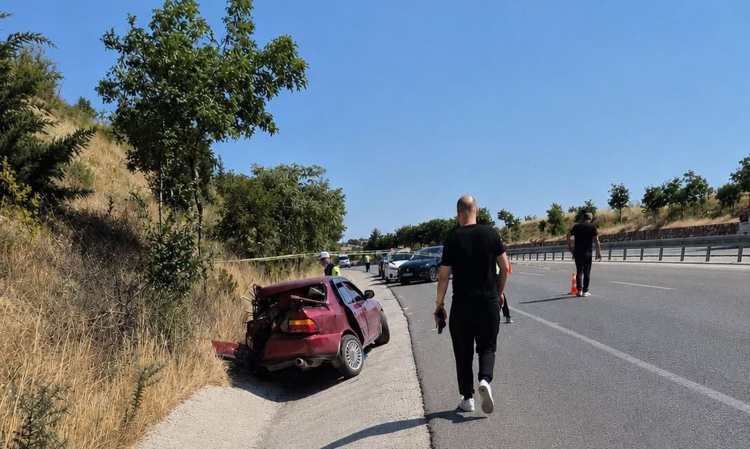 Balıkesir’de akşam saatlerinde meydana gelen feci bir trafik kazası, bir