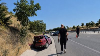 Balıkesir’de akşam saatlerinde meydana gelen feci bir trafik kazası, bir