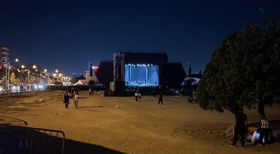 Bursa'da düzenlenen Kültür Yolu Festivali'nde Ceza sahne aldı. Konser alanında
