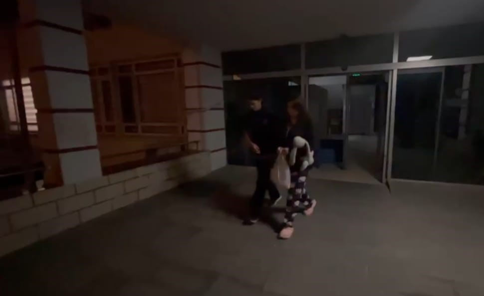 Rüyasında kendisini boğduğunu gördüğünü öne süren genç kız, annesini öldürdü