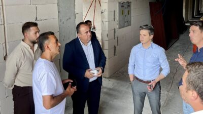 Dazkırı Belediye Başkanı Fatih Çiçek, ilçede yapımı devam eden 12