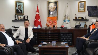 Eğirdir Belediye Başkanı Mustafa Özer ile Eğirdir Baybuan Köyü Muhtarı