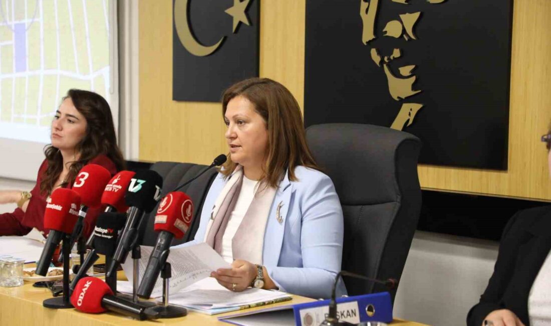 Van-Erciş karayolunda sabah saatlerinde meydana gelen ve tüm Türkiye'yi yasa