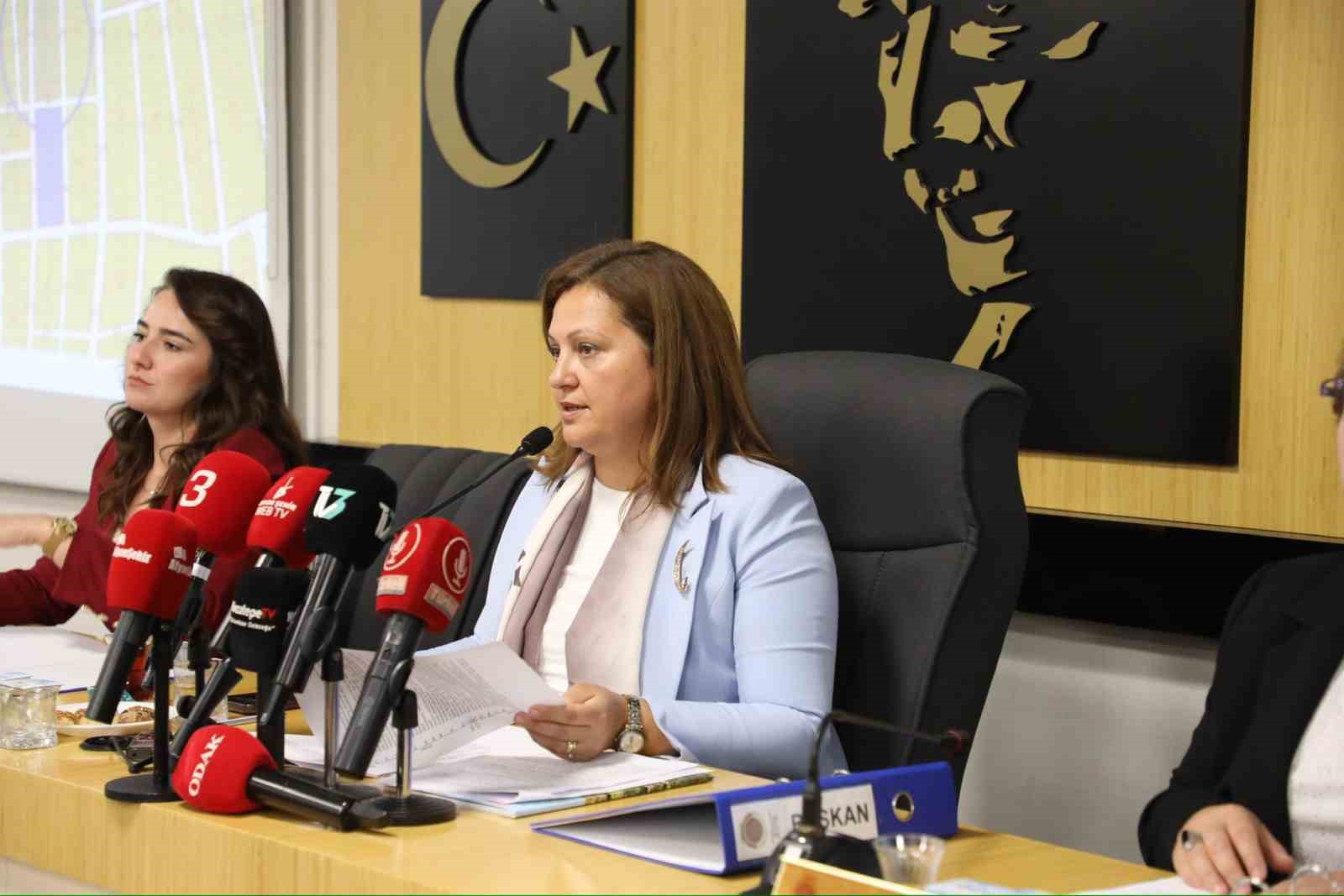 Van-Erciş karayolunda sabah saatlerinde meydana gelen ve tüm Türkiye'yi yasa