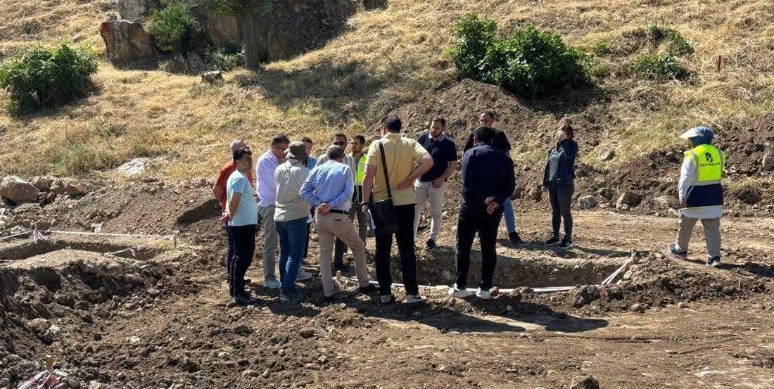 Karayolları 13. Bölge Müdürü Hasan Sarıoğlan, Dinar’da gerçekleştirilen ziyaret kapsamında