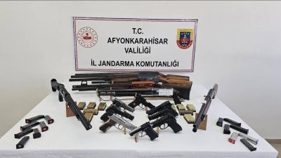 Afyonkarahisar İl Jandarma Komutanlığı ekiplerince, Çobanlar ilçesinde düğünlerde silahla havaya