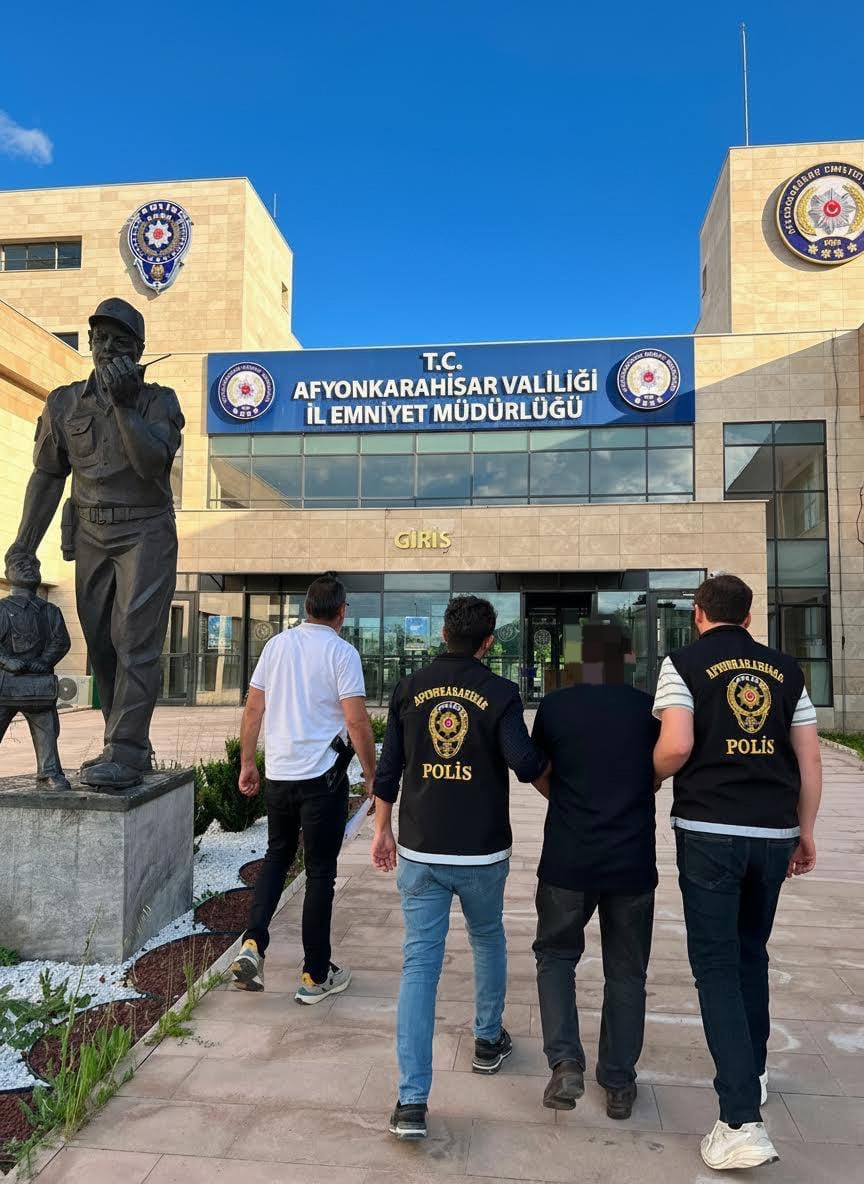 Afyonkarahisar Emniyet Müdürlüğü ekiplerinin suç ve suçluyla mücadele kapsamında yürüttüğü