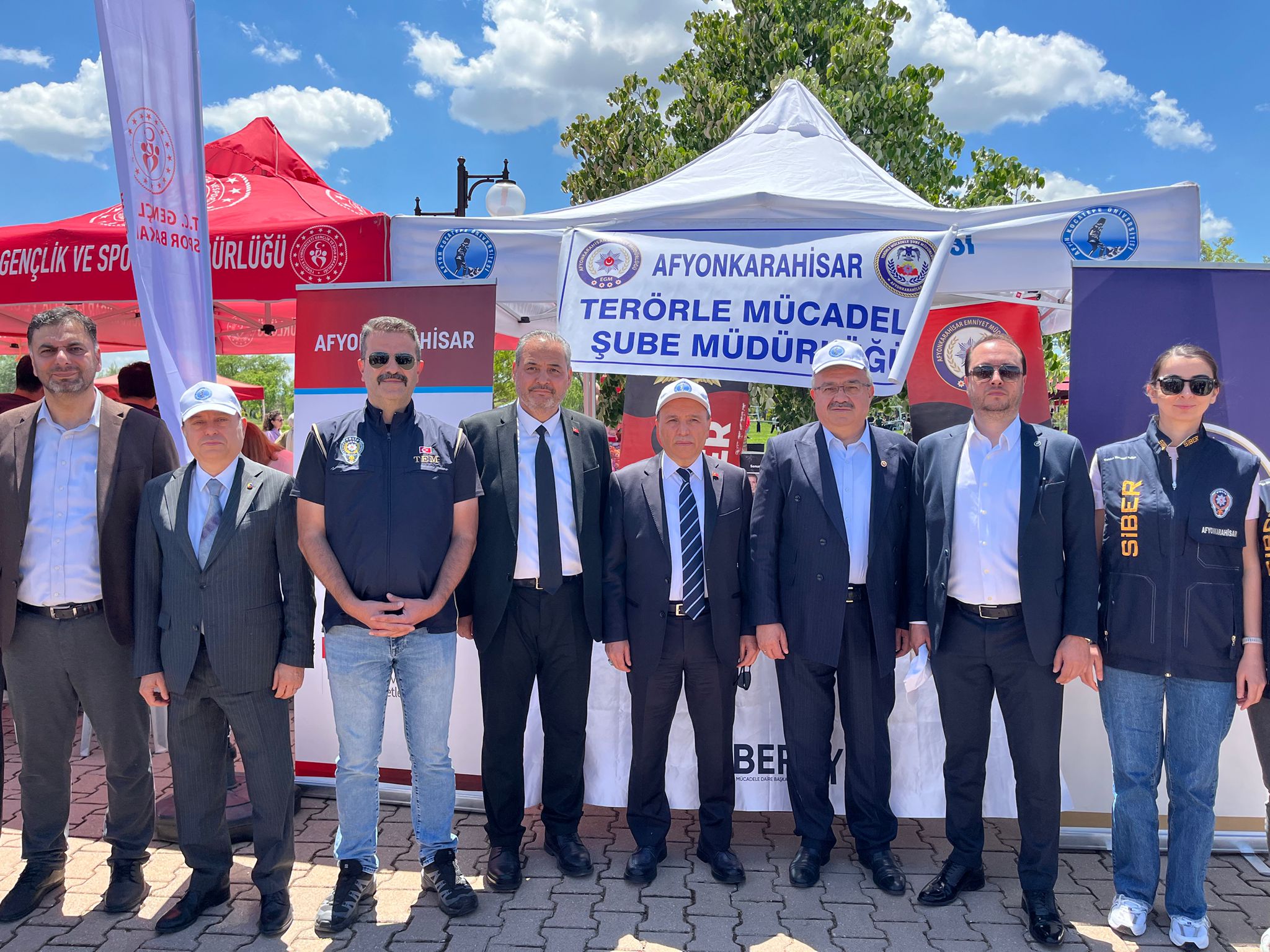 Afyonkarahisar İl Emniyet Müdürlüğü tarafından yürütülen “El Ele Güvenli Geleceğe”