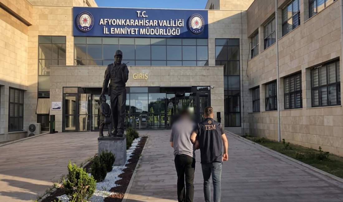 Afyonkarahisar İl Emniyet Müdürlüğü ekipleri, aranan şahıslara yönelik yürüttüğü çalışmalar