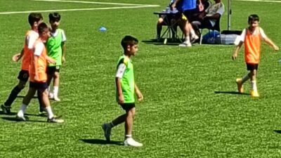 Afyonkarahisar'ın Sandıklı ilçesinden yetişen genç futbolcu Mustafa Özdayı, gösterdiği performansla
