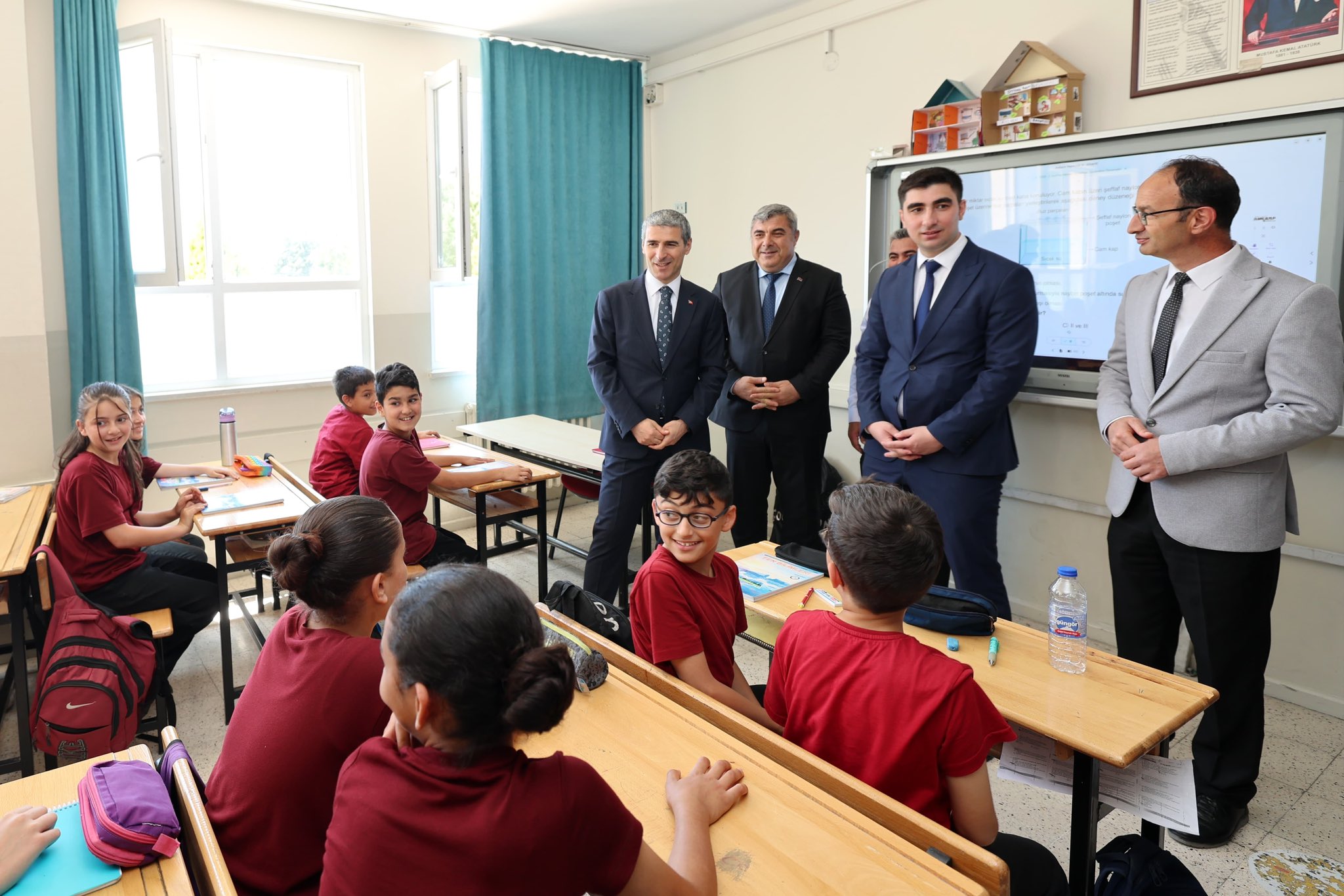 Afyonkarahisar Valisi Dr. Naci Aktaş, Dinar ilçesindeki Sermaye Piyasası Kurulu