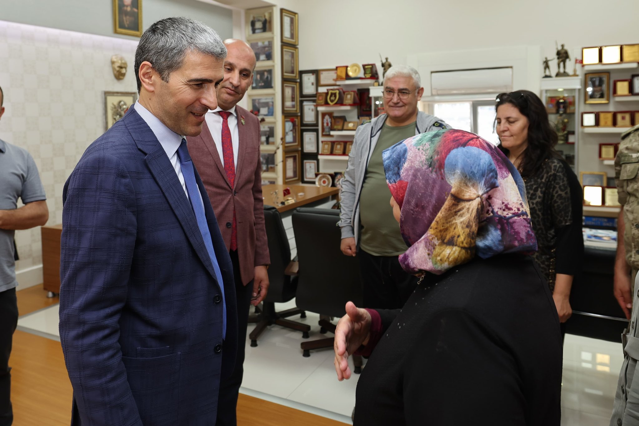 Afyonkarahisar Valisi Dr. Naci Aktaş, şehitlerin emanetlerine ve gazilere olan